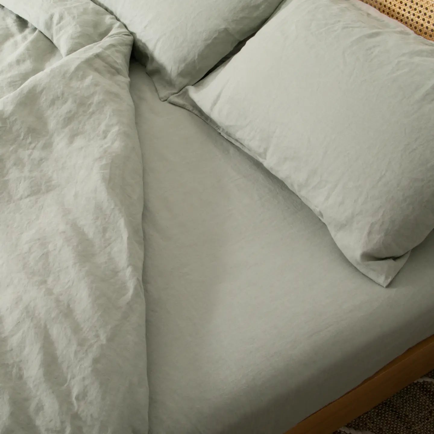 Stone Super King 100% Linen Fitted Sheet (180x200cm)