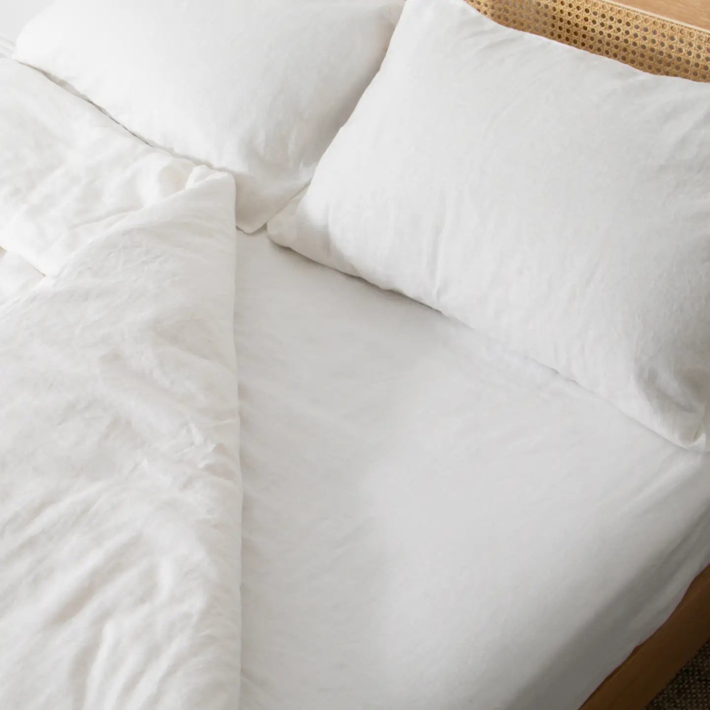 White Super King 100% Linen Fitted Sheet (180x200cm)